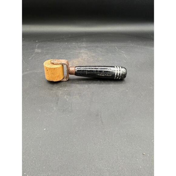 Vintage Hyde No.300 wallpaper seam roller tool - Picture 7 of 8